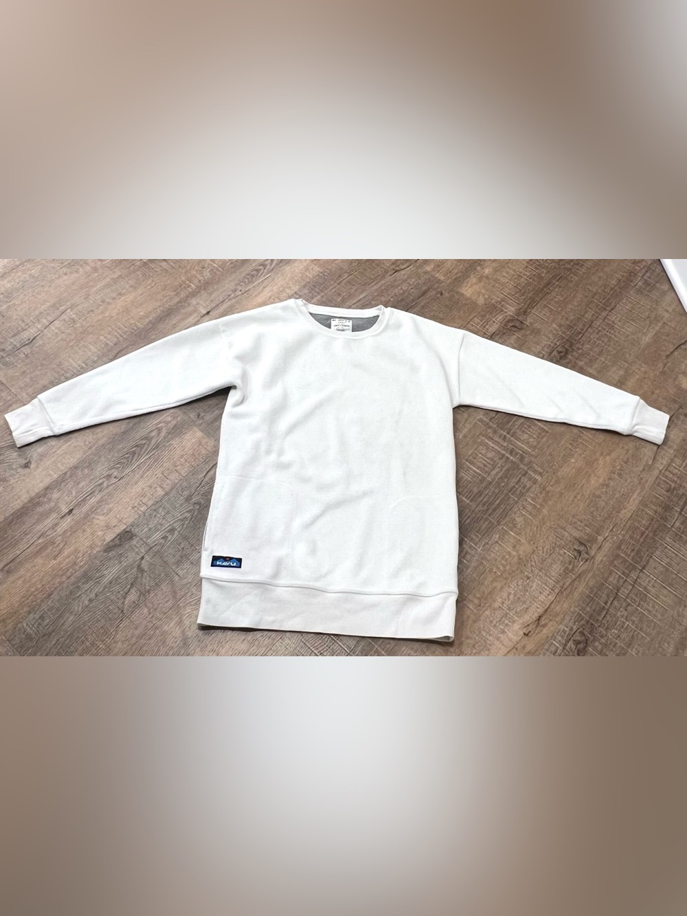 Kavu woman’s medium White Crewneck tunic Sweatshirt soft hiking